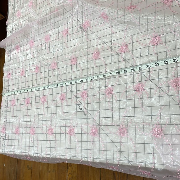 Pink shimmering organza fabric w pink embroidered roses and scalloped edge - Picture 8 of 10